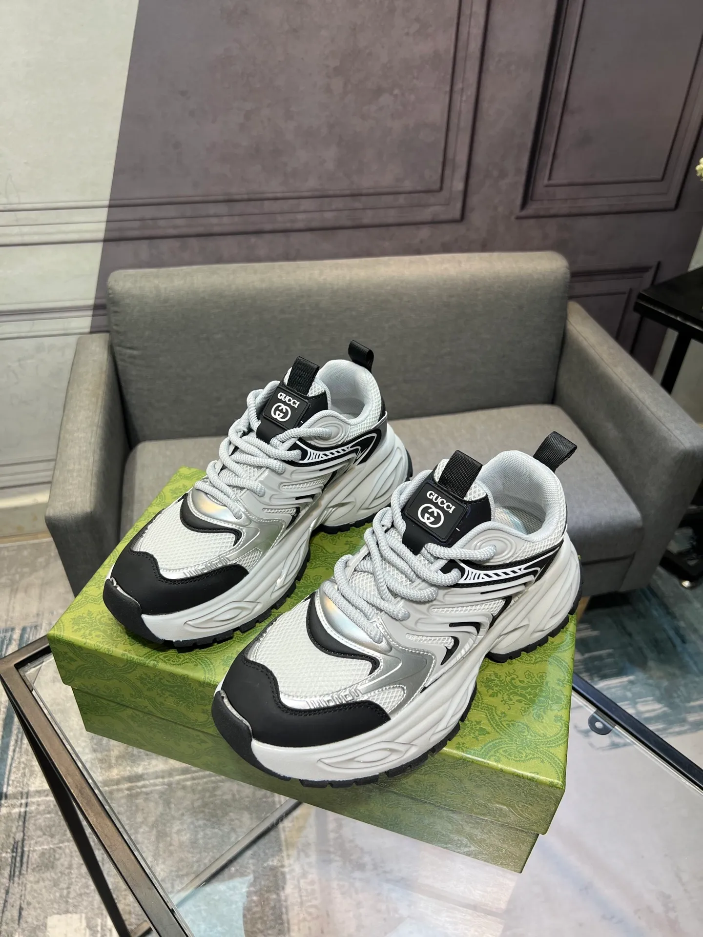 💰¥460 Brand: GUCCI Standard code: 38-44, Material: original material splicing, comfortable and breathable lining, lightweight and wear-resistant sports outsole Style category: men's fashionable casual shoes, running, sports shoes, distinguished luxury brand elements, top luxury